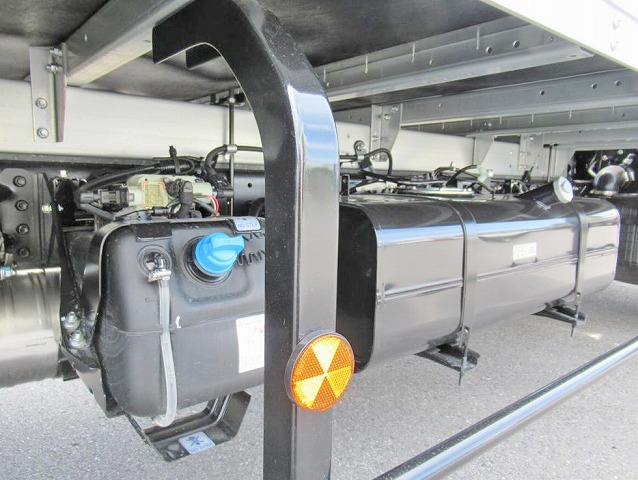 三菱ふそうキャンターアルミバン小型（2t・3t）[写真21]