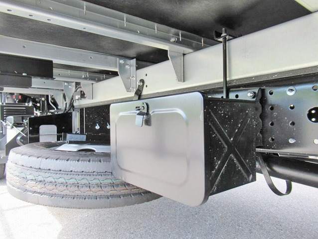 三菱ふそうキャンターアルミバン小型（2t・3t）[写真23]