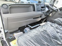 三菱ふそうキャンターアルミバン小型（2t・3t）[写真31]