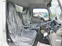 三菱ふそうキャンターアルミバン小型（2t・3t）[写真32]
