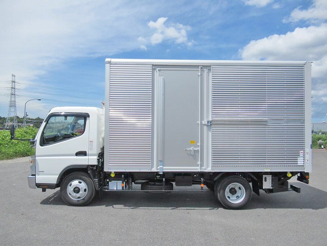 三菱ふそうキャンターアルミバン小型（2t・3t）[写真04]