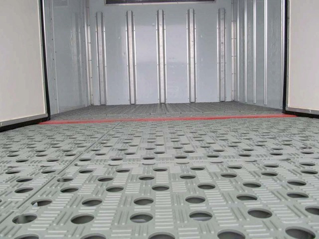 いすゞエルフ冷凍車（冷蔵車）小型（2t・3t）[写真06]