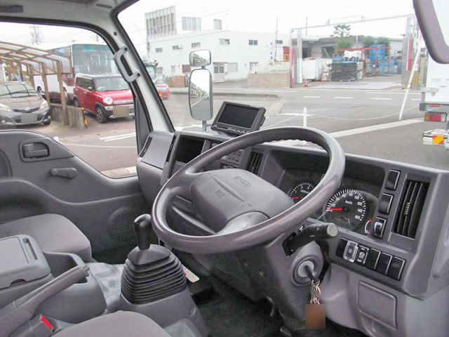 いすゞエルフ冷凍車（冷蔵車）小型（2t・3t）[写真08]