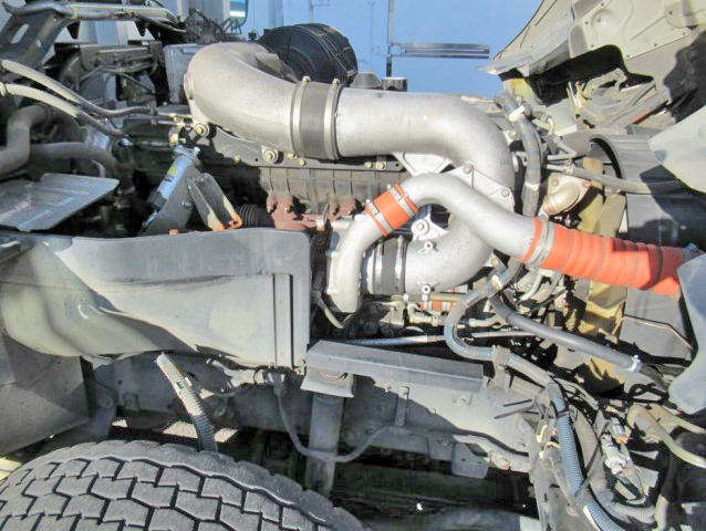 UDトラックスクオンアルミウイング大型（10t）[写真30]