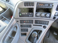 UDトラックスクオンアルミウイング大型（10t）[写真38]