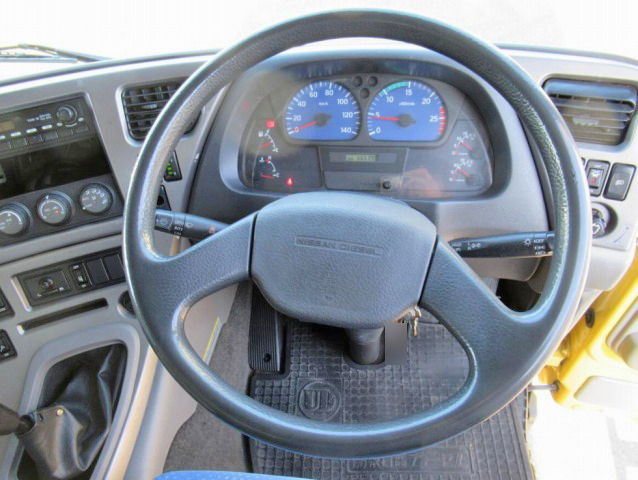 UDトラックスクオンアルミウイング大型（10t）[写真39]