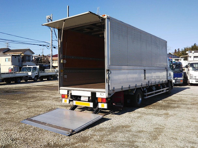 いすゞフォワードアルミウイング中型（4t）[写真02]