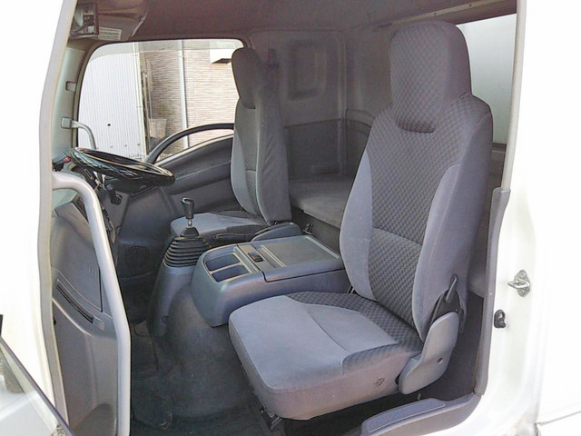 いすゞフォワードアルミウイング中型（4t）[写真31]