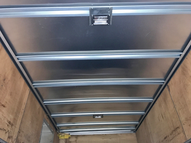 日野デュトロアルミバン小型（2t・3t）[写真12]