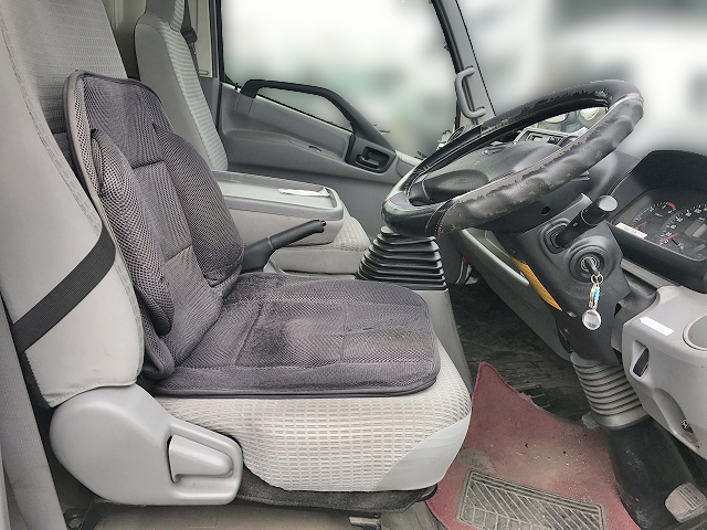 日野デュトロアルミバン小型（2t・3t）[写真21]