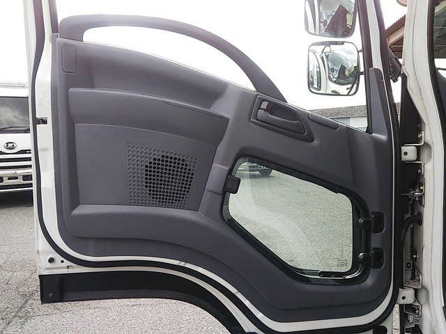 いすゞフォワードアルミウイング増トン（6t・8t）[写真30]