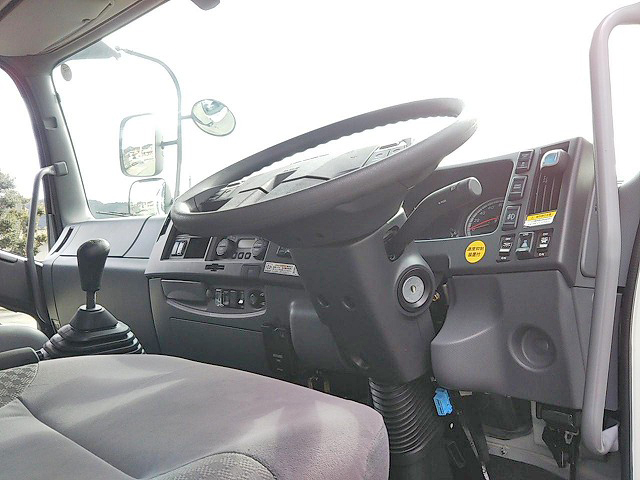 いすゞフォワードアルミウイング増トン（6t・8t）[写真35]