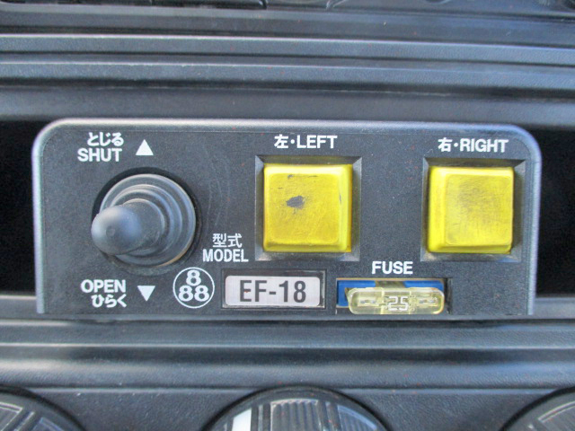 三菱ふそうキャンターダンプ小型（2t・3t）[写真23]