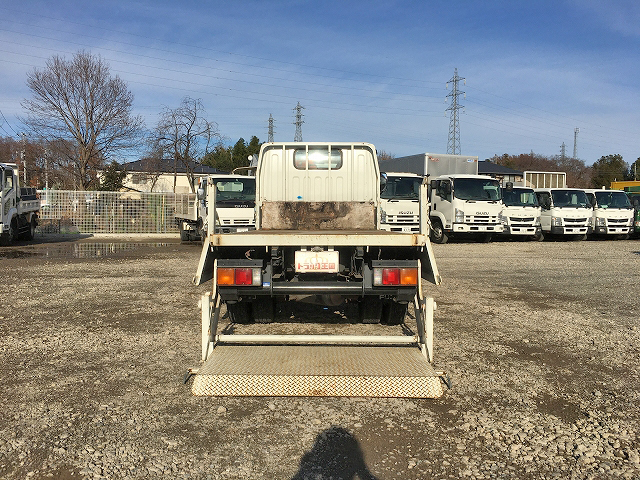 三菱ふそうキャンター平ボディ小型（2t・3t）[写真12]