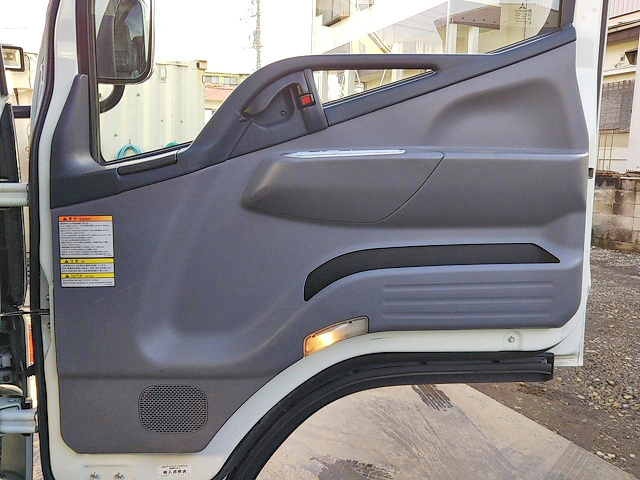 三菱ふそうキャンター平ボディ小型（2t・3t）[写真29]