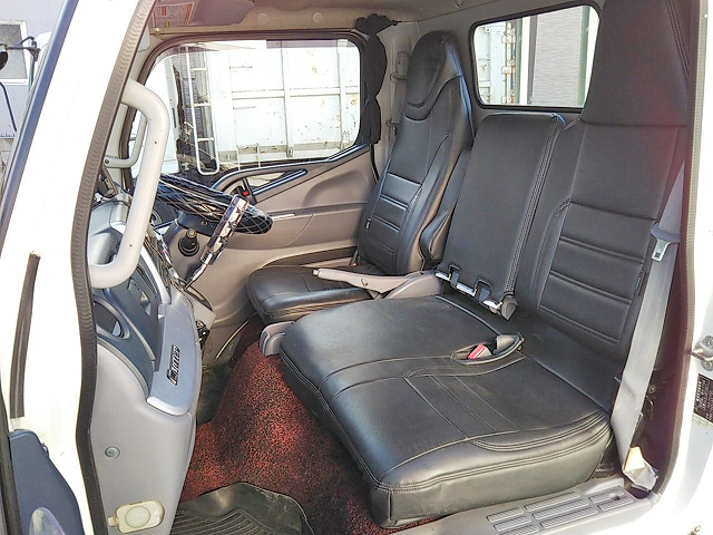 三菱ふそうキャンター平ボディ小型（2t・3t）[写真30]