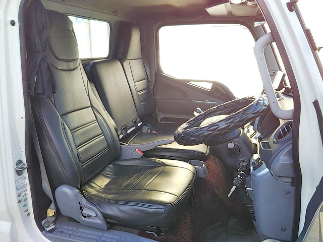 三菱ふそうキャンター平ボディ小型（2t・3t）[写真31]