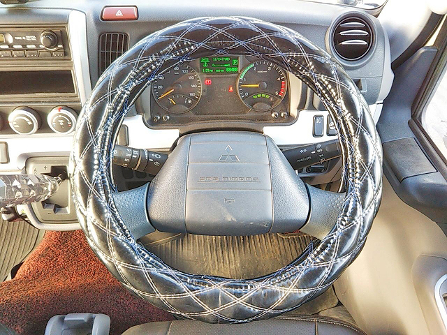 三菱ふそうキャンター平ボディ小型（2t・3t）[写真37]