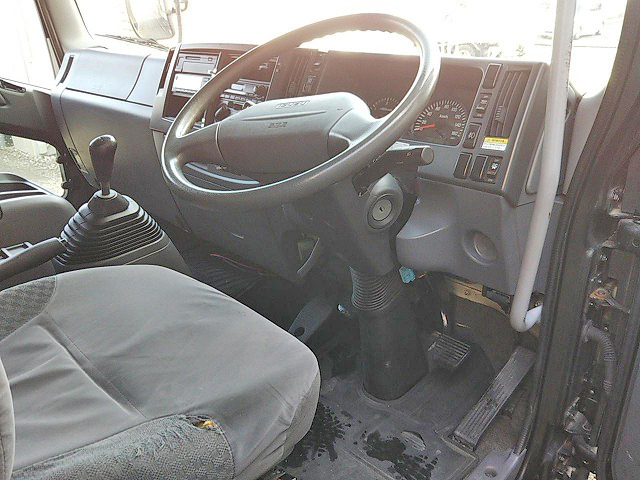 いすゞフォワードアルミウイング中型（4t）[写真28]