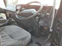 いすゞフォワードアルミウイング中型（4t）[写真28]