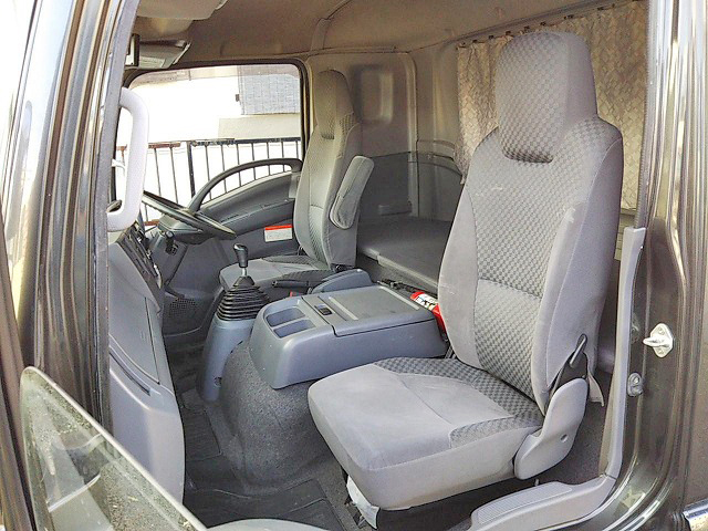 いすゞフォワードアルミウイング中型（4t）[写真29]