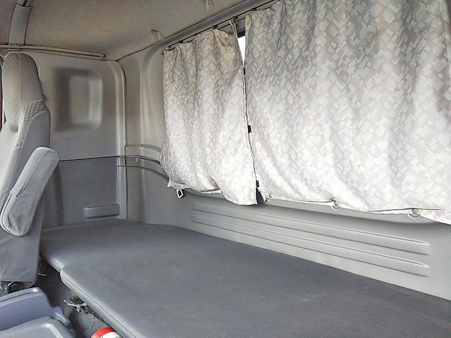 いすゞフォワードアルミウイング中型（4t）[写真31]