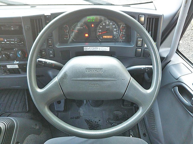 いすゞフォワードアルミウイング中型（4t）[写真33]