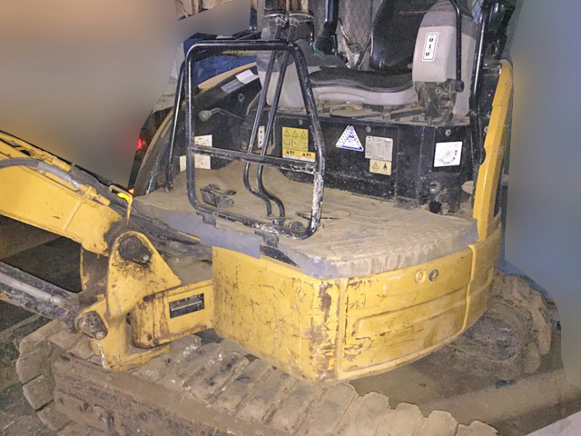 CATミニユンボ（ミニバックホー）[写真02]