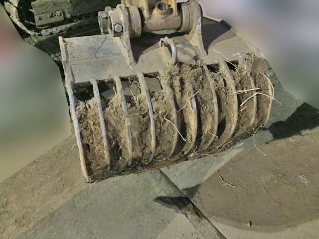 CATミニユンボ（ミニバックホー）[写真07]