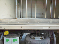 三菱ふそうキャンターボトルバン小型（2t・3t）[写真12]