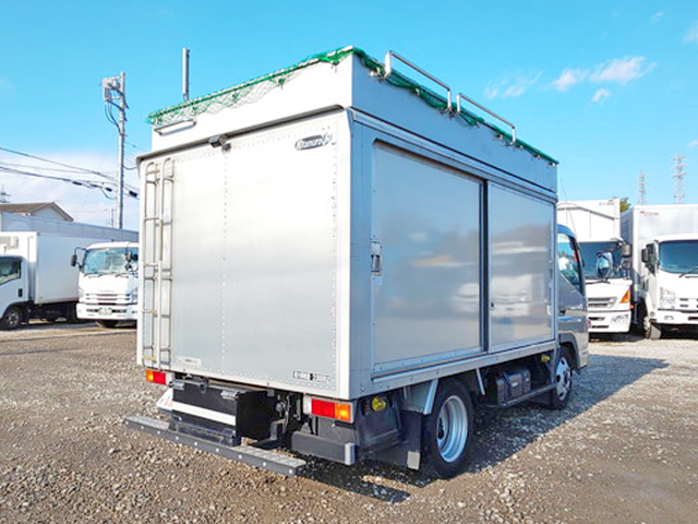三菱ふそうキャンターボトルバン小型（2t・3t）[写真02]