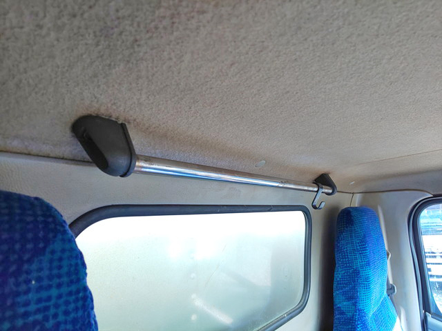 三菱ふそうキャンターボトルバン小型（2t・3t）[写真38]