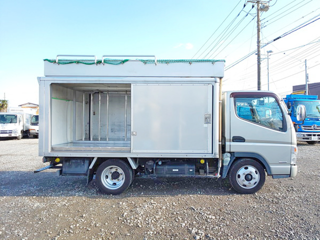 三菱ふそうキャンターボトルバン小型（2t・3t）[写真06]