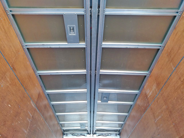 三菱ふそうファイターアルミウイング中型（4t）[写真13]