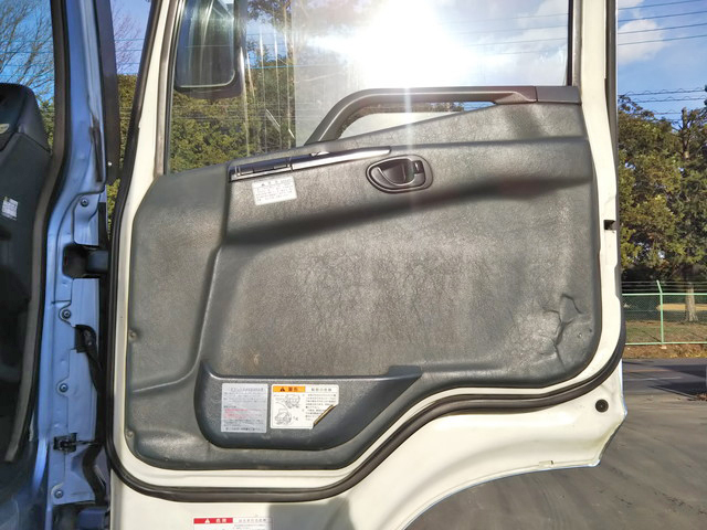 三菱ふそうスーパーグレートダンプ大型（10t）[写真28]
