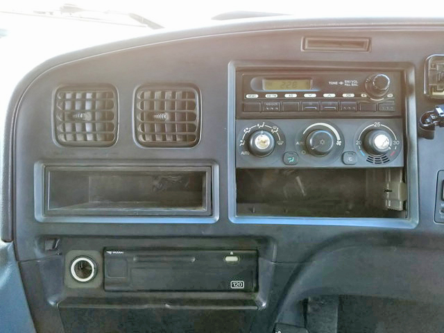 三菱ふそうスーパーグレートダンプ大型（10t）[写真38]