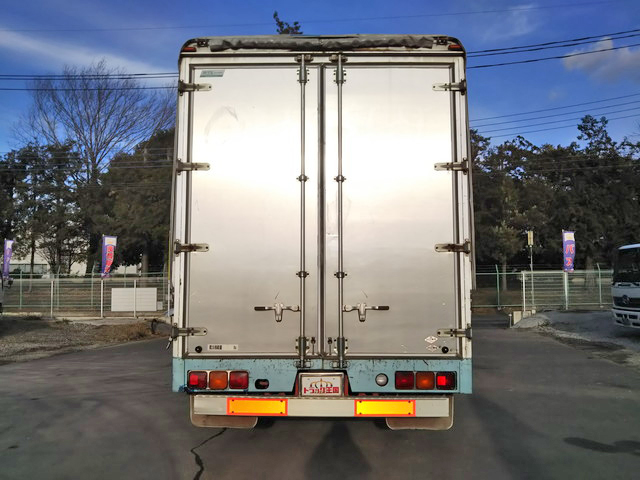 いすゞフォワード幌ウイング中型（4t）[写真11]