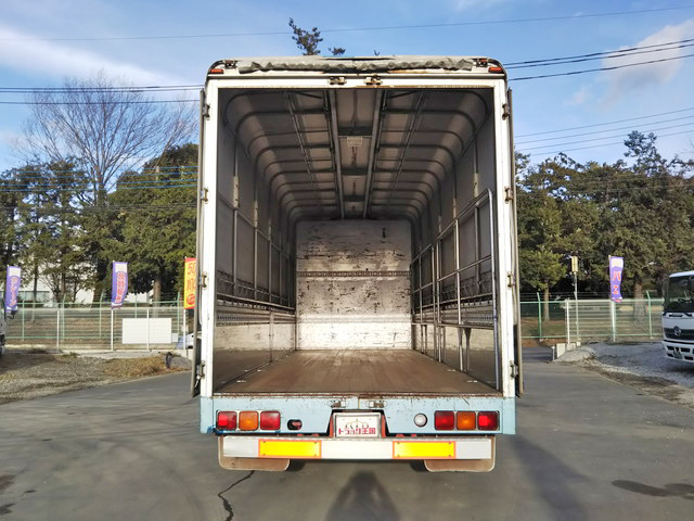 いすゞフォワード幌ウイング中型（4t）[写真12]