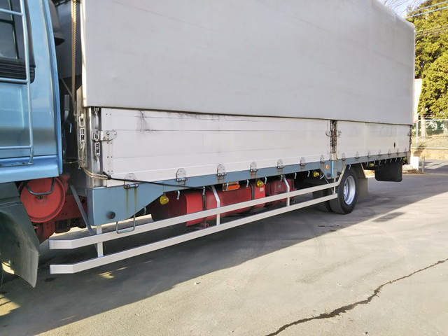 いすゞフォワード幌ウイング中型（4t）[写真19]