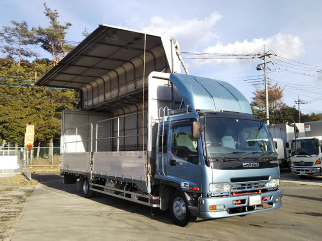 いすゞフォワード幌ウイング中型（4t）[写真03]