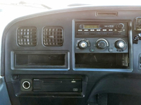 いすゞフォワード幌ウイング中型（4t）[写真38]