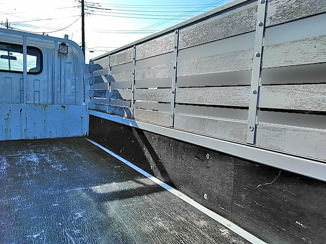 いすゞエルフ平ボディ小型（2t・3t）[写真10]