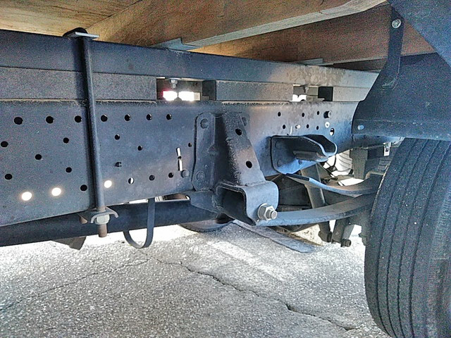 いすゞエルフ平ボディ小型（2t・3t）[写真20]