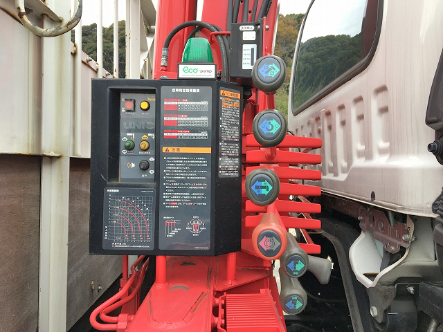 いすゞフォワードユニック4段中型（4t）[写真12]