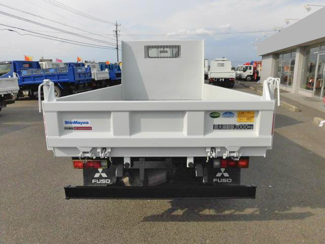 三菱ふそうキャンターダンプ小型（2t・3t）[写真09]