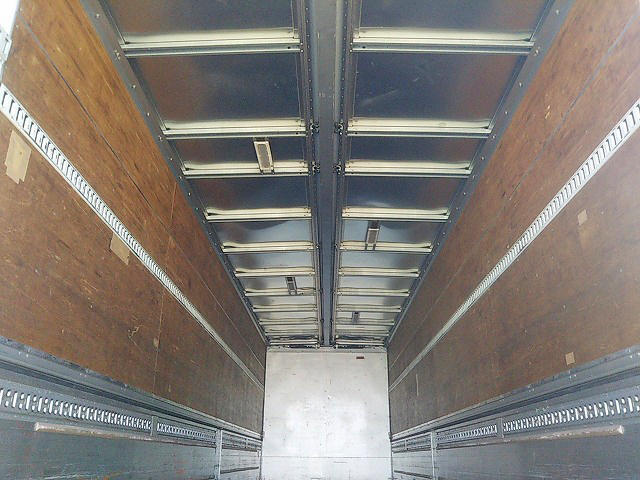 三菱ふそうスーパーグレートアルミウイング大型（10t）[写真11]