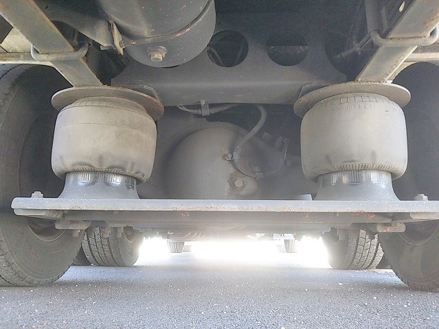 三菱ふそうスーパーグレートアルミウイング大型（10t）[写真25]