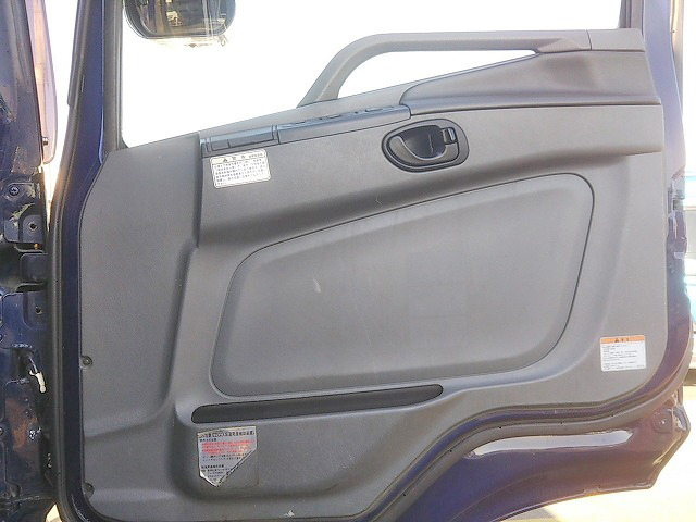 三菱ふそうスーパーグレートアルミウイング大型（10t）[写真28]