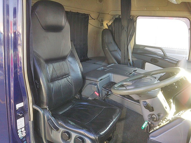 三菱ふそうスーパーグレートアルミウイング大型（10t）[写真29]