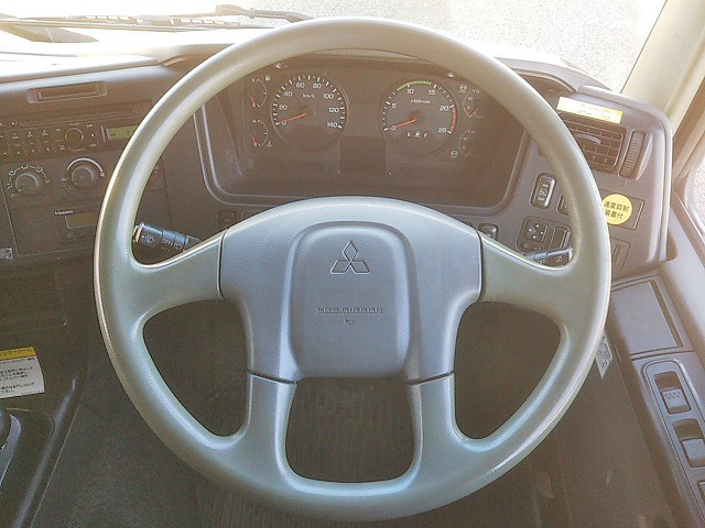 三菱ふそうスーパーグレートアルミウイング大型（10t）[写真35]